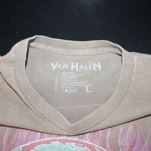 Van Halen World Tour 1979 Remake Shirt – LG (21"x26"). Washed. Faded. Band. - Picture 6 of 6
